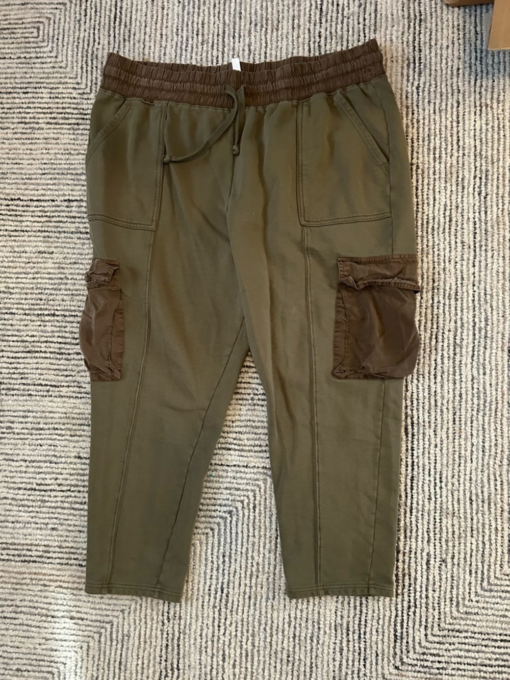 Fabletics Olive Green Cargo Joggers with Brown Waistband Boho Size 1X
